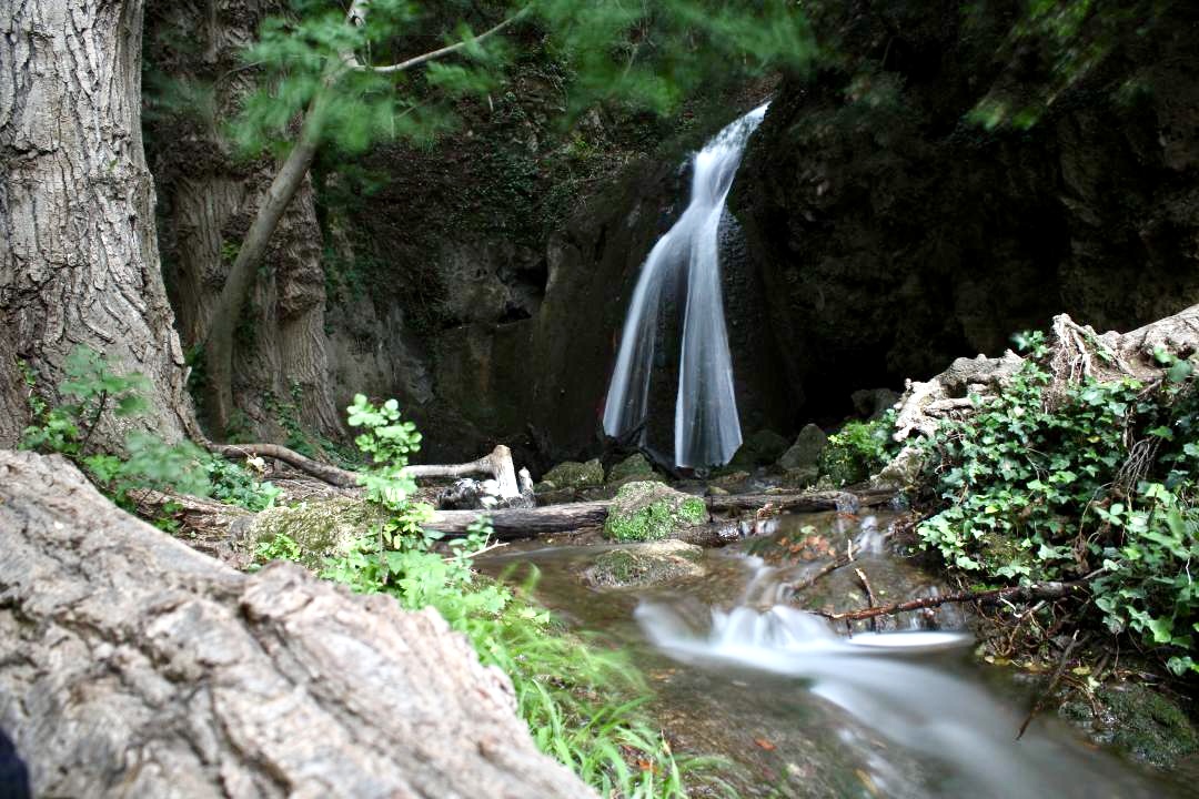Pale: Le Cascate, il Borgo, le Grotte e l` Eremo 1 Giugno 2025