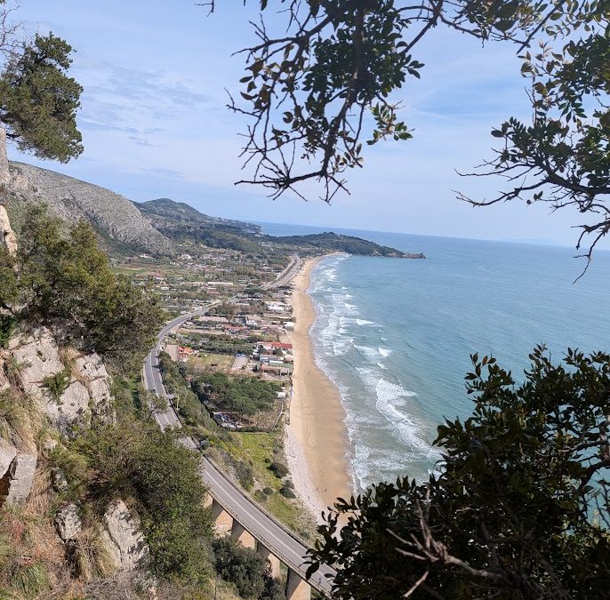 La costa di sperlonga dal settore chiromante